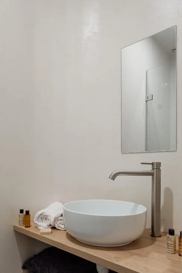 Veeve - Grace And Grandeur Apartment Paris France